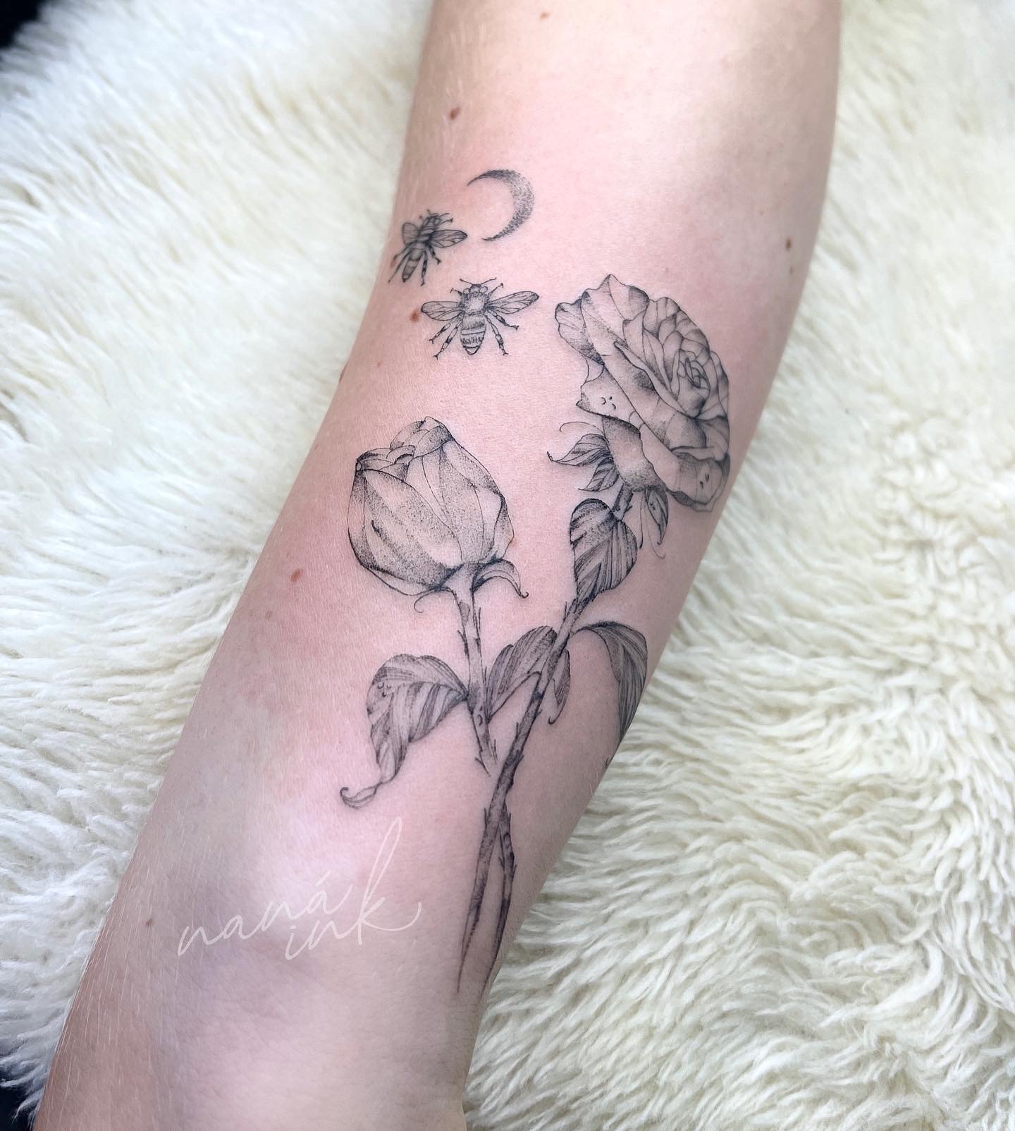 Tatuagem Floral Rosas no Antebraço