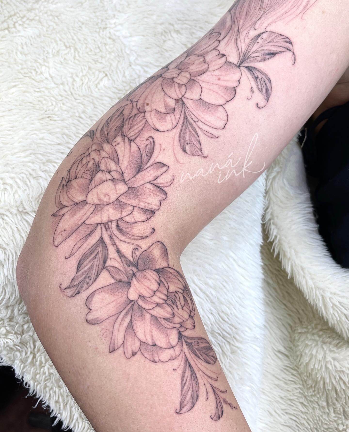 Tatuagem Floral Feminino no Braço